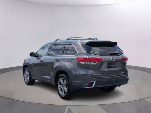 Used 2017 Toyota Highlander Limited AWD/4WD image 3