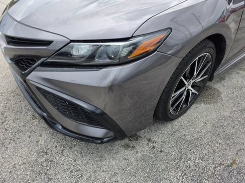 Used 2022 Toyota Camry SE w/ Convenience Package FWD image 14