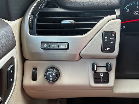 Used 2019 GMC Yukon Denali w/ Open Road Package RWD image 12