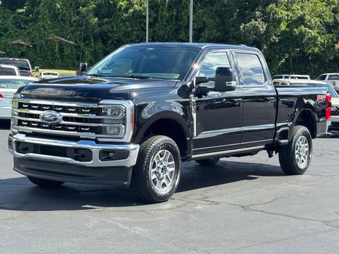New 2026 Ford F250 Lariat w/ FX4 Off-Road Package image 2