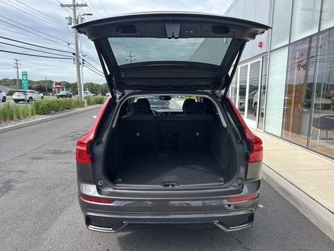 Used 2025 Volvo XC60 B5 Plus AWD/4WD image 11