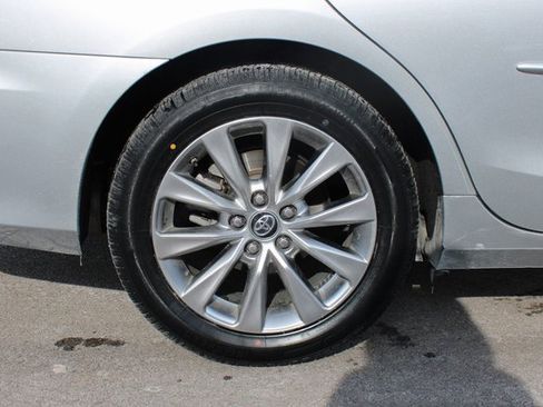 Used 2017 Toyota Camry LE image 38