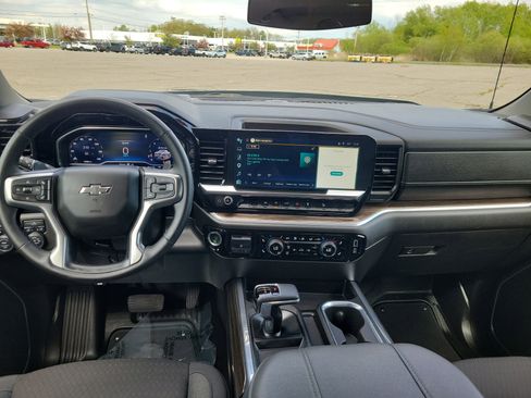 Used 2025 Chevrolet Silverado 1500 RST AWD/4WD image 18