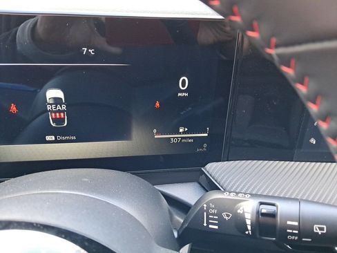 New 2025 Nissan Kicks SR image 17