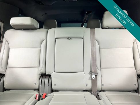 Used 2022 Chevrolet Suburban LT w/ LT Signature Package AWD/4WD image 15