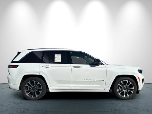 New 2022 Jeep Grand Cherokee Overland w/ Advanced Protech Group III image 3