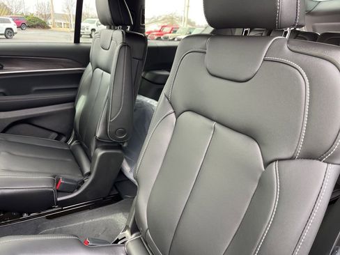 New 2025 Jeep Grand Cherokee L Limited image 38