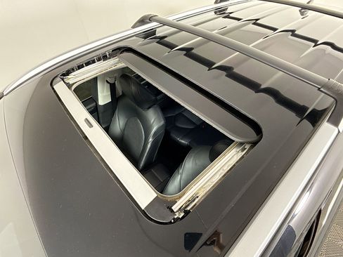 Used 2022 Toyota Highlander XLE AWD/4WD image 14