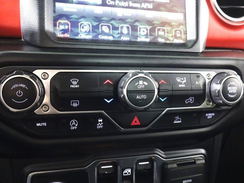 Used 2022 Jeep Wrangler Unlimited Rubicon image 22