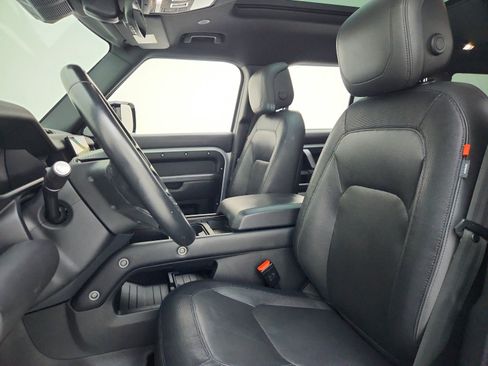 Used 2023 Land Rover Defender 130 X-Dynamic SE AWD/4WD image 17