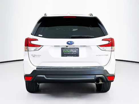 Used 2023 Subaru Forester Premium image 7