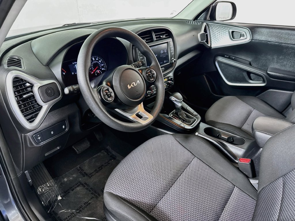 Used 2022 Kia Soul LX FWD image 9