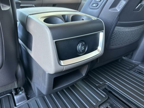 New 2026 Kia Carnival EX FWD image 15