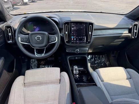 Used 2023 Volvo C40 P8 Recharge Ultimate AWD/4WD image 6