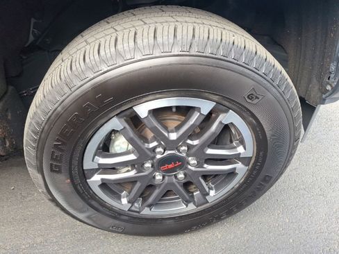 Used 2024 Toyota Tacoma TRD Sport w/ TRD Sport Premium Package AWD/4WD image 5