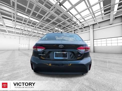 Used 2024 Toyota Corolla LE FWD image 5