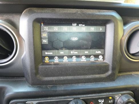 Used 2023 Jeep Gladiator Sport AWD/4WD image 14