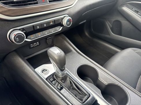 Used 2025 Nissan Altima 2.5 SV image 12