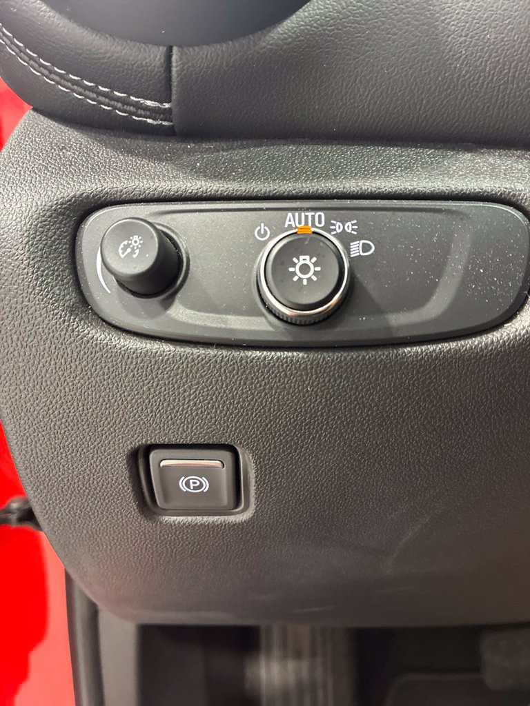 Used 2025 Chevrolet Blazer LT AWD/4WD image 17