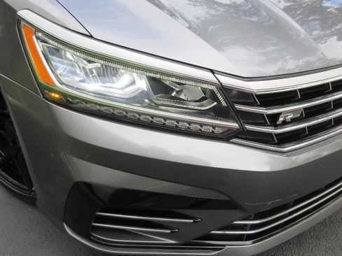 Used 2017 Volkswagen Passat 1.8T R-Line FWD image 38