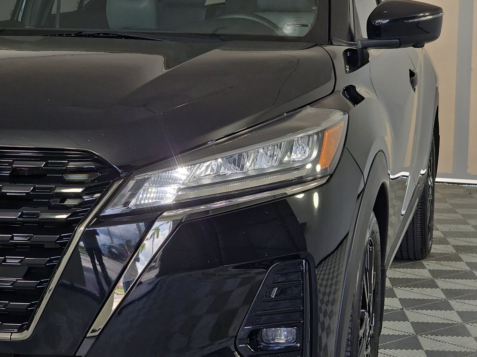 Used 2022 Nissan Kicks SR w/ Premium Package FWD image 28