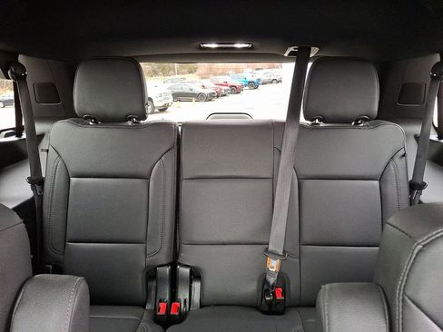 Used 2023 Chevrolet Tahoe Z71 w/ Z71 Off-Road Package image 14