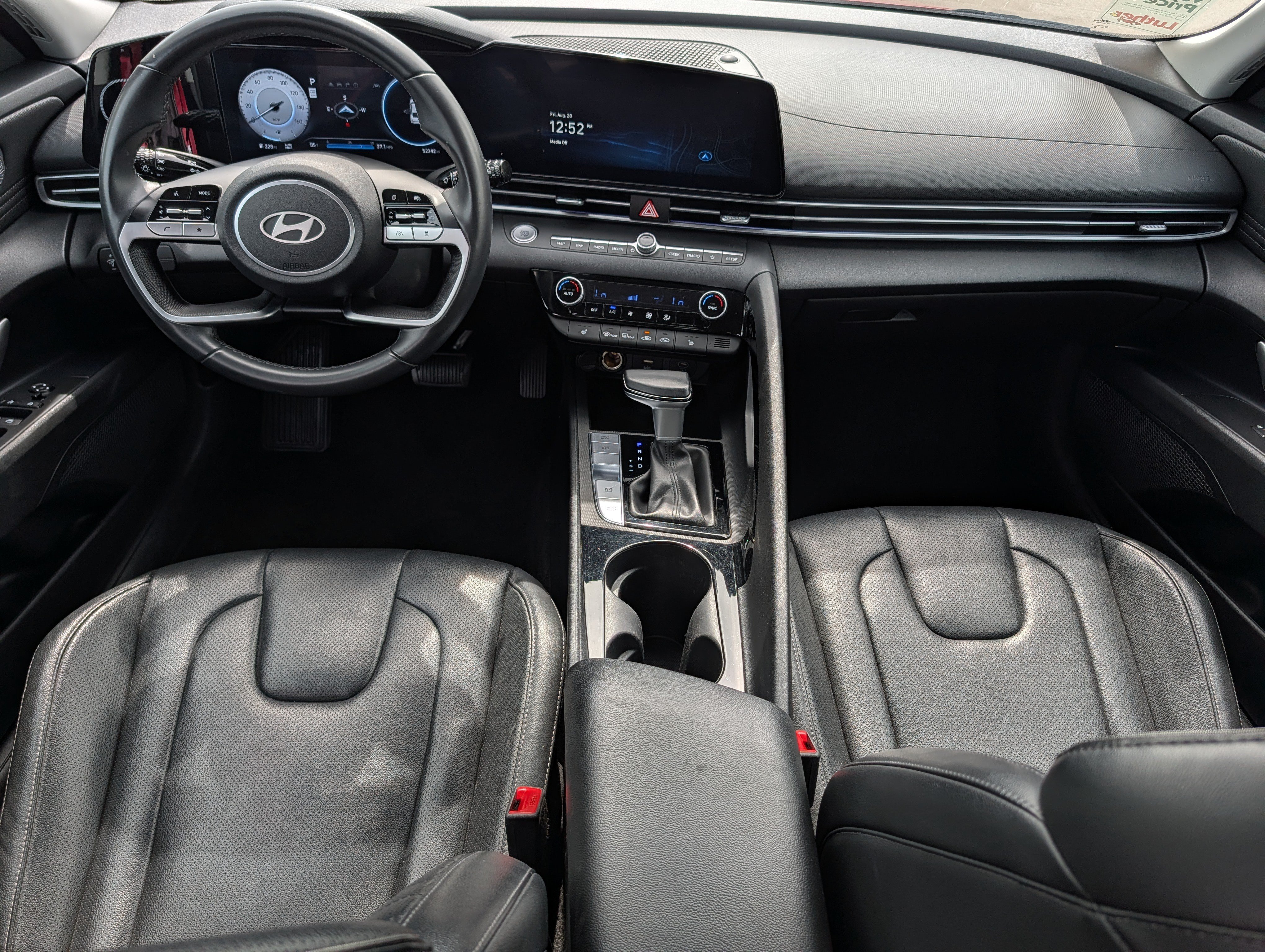 Used 2025 Hyundai Elantra Limited FWD image 10