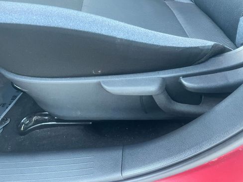 Used 2025 Nissan Versa SV image 22