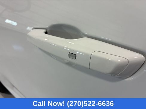 Used 2025 Buick Enclave Preferred image 11