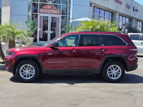 Used 2026 Jeep Grand Cherokee Laredo RWD image 5
