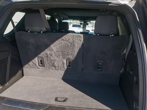 Used 2022 Chevrolet Tahoe Z71 w/ Z71 Off-Road Package image 25