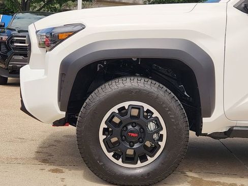 Used 2026 Toyota Tacoma TRD Off-Road AWD/4WD image 5