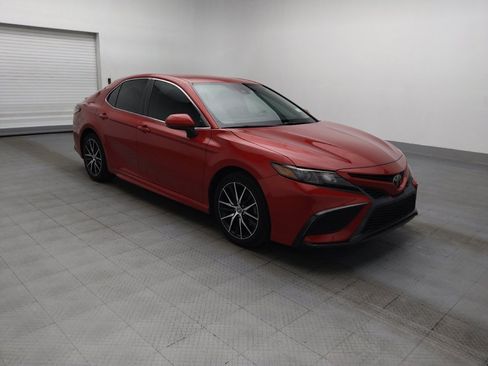 Used 2021 Toyota Camry SE FWD image 11