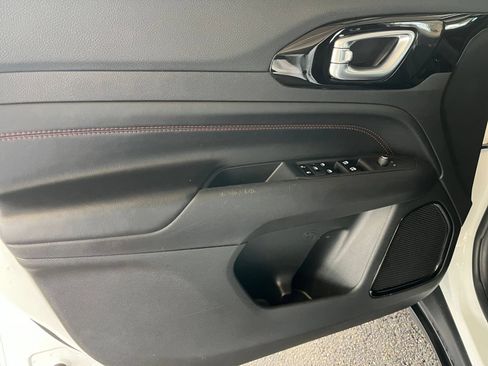 Used 2025 Jeep Compass Trailhawk AWD/4WD image 18