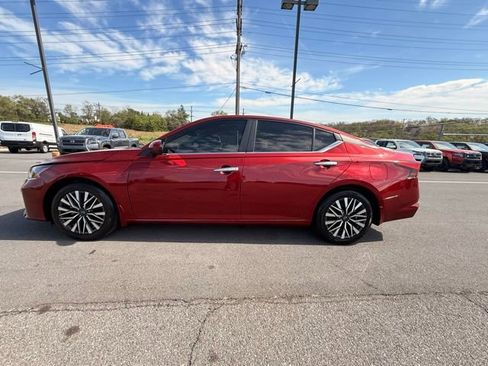 Used 2023 Nissan Altima 2.5 SV w/ SV Premium Package FWD image 8