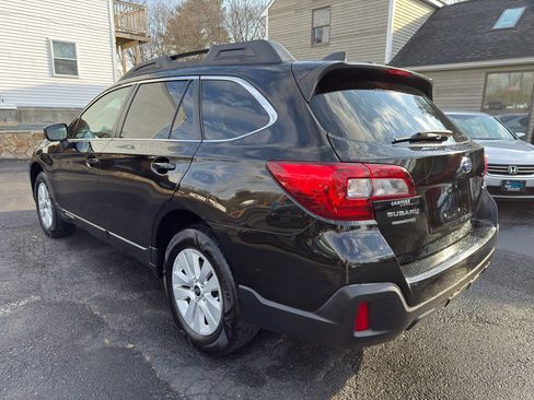 Used 2018 Subaru Outback 2.5i Premium image 5