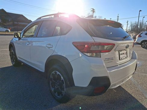 Used 2023 Subaru Crosstrek 2.0i Premium image 4