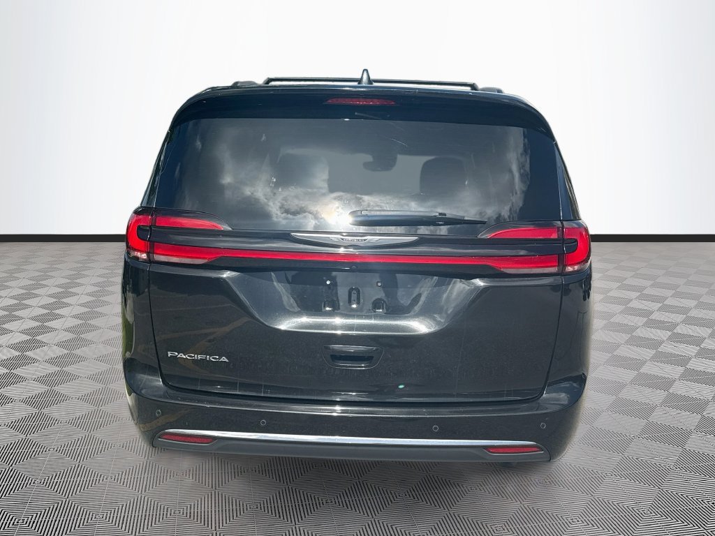 Used 2021 Chrysler Pacifica Touring FWD image 7
