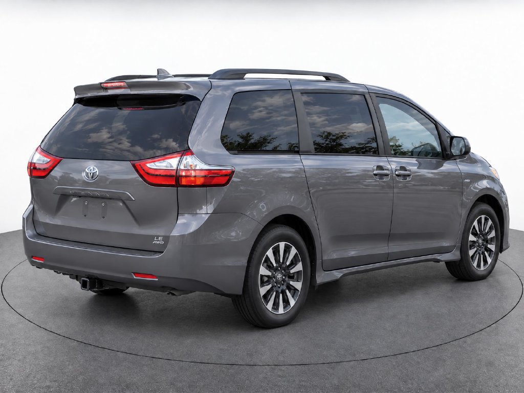Used 2019 Toyota Sienna LE w/ Carpet Mat Package AWD/4WD image 5