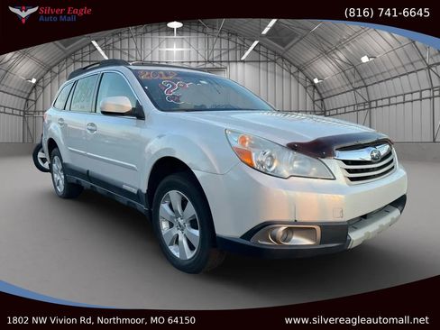 Used 2012 Subaru Outback 2.5i Limited w/ Moonroof Pkg image 4