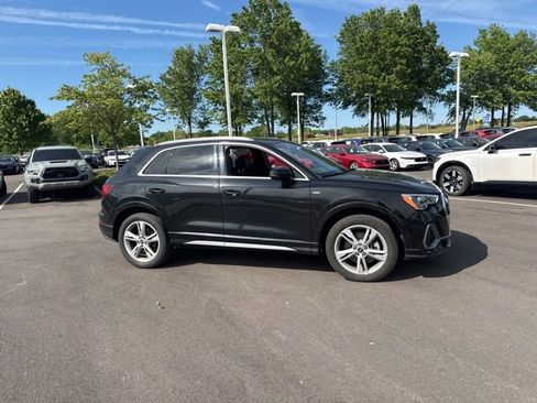 Used 2021 Audi Q3 2.0T Premium w/ Convenience Package AWD/4WD image 9
