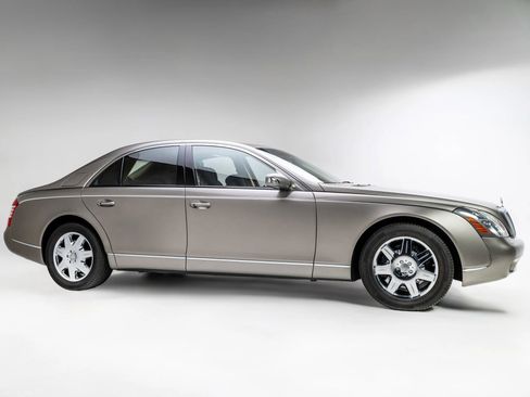 Used 2005 Maybach 57 RWD image 9