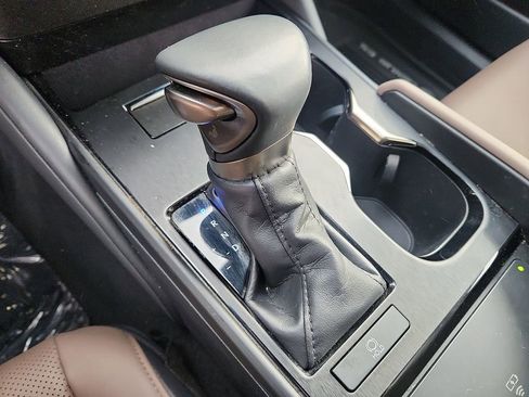 Used 2023 Lexus ES 350 w/ Premium Package image 16