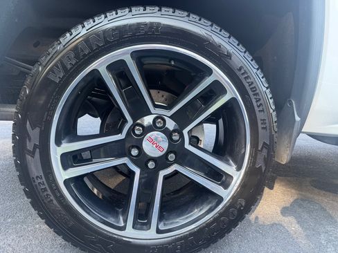 Used 2015 GMC Sierra 1500 SLE w/ Carbon-22 Edition AWD/4WD image 30