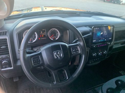 Used 2018 RAM 2500 Tradesman w/ Chrome Appearance Group image 11