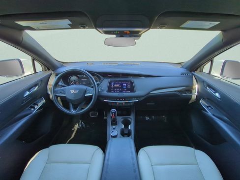 Used 2023 Cadillac XT4 Sport FWD image 12