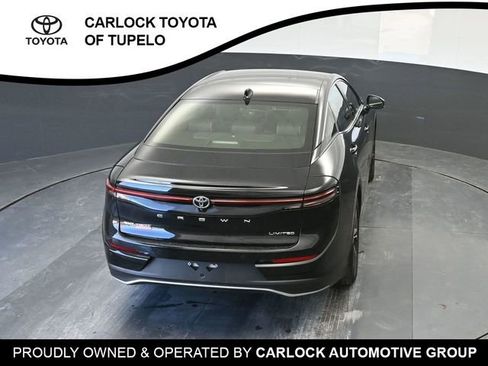 Used 2023 Toyota Crown Limited image 32