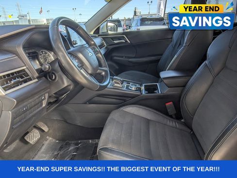 Used 2023 Mitsubishi Outlander SE image 12