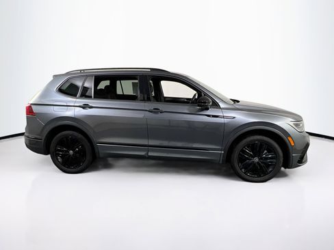 Used 2022 Volkswagen Tiguan SE R-Line image 4