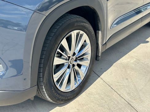 Used 2024 Toyota Grand Highlander Platinum image 9